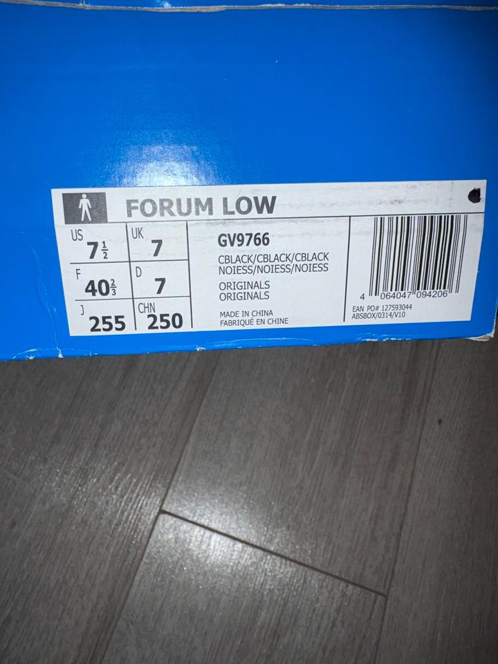 Кроссовки adidas forum