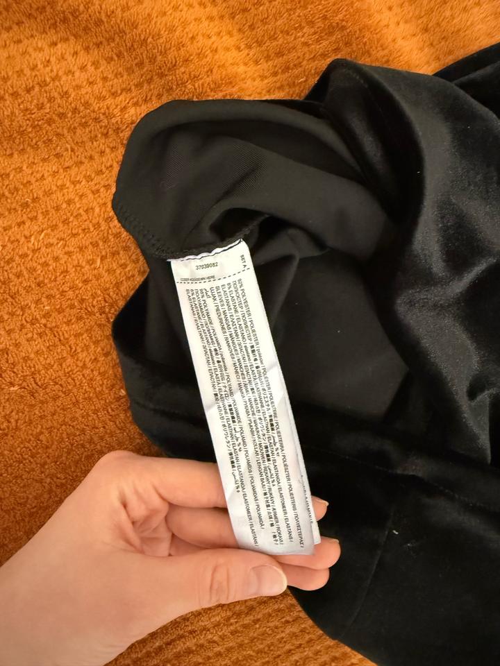 Велюровое платье Mango