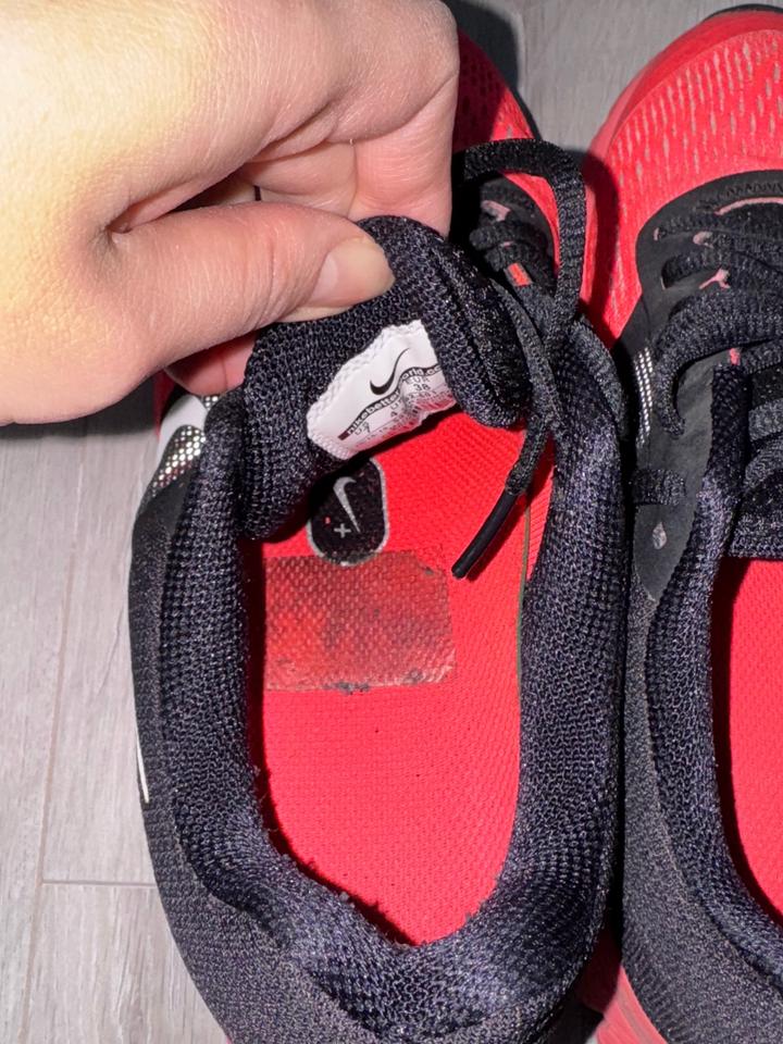 Кроссовки Nike