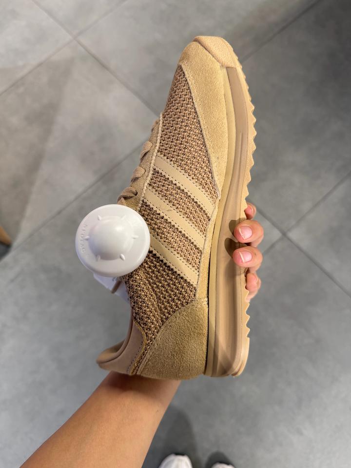 Кроссовки adidas