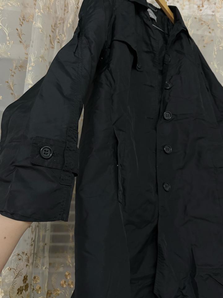 Черный плащ MANGO