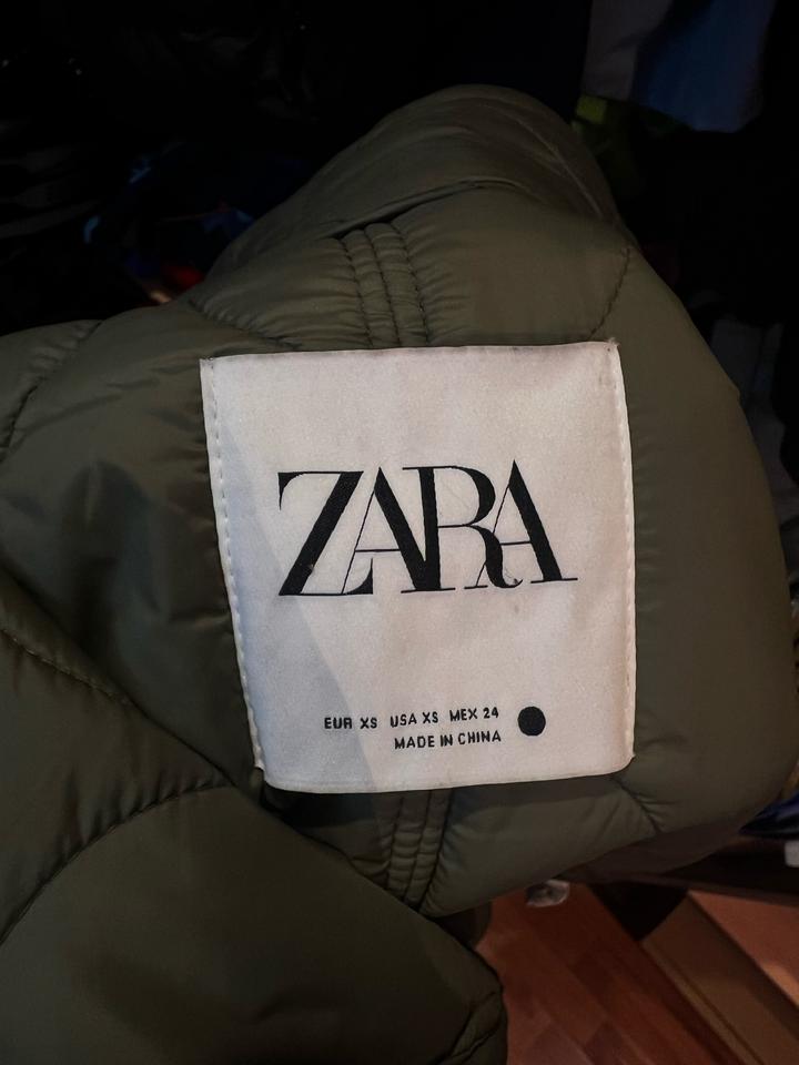 Продам безрукавку Zara