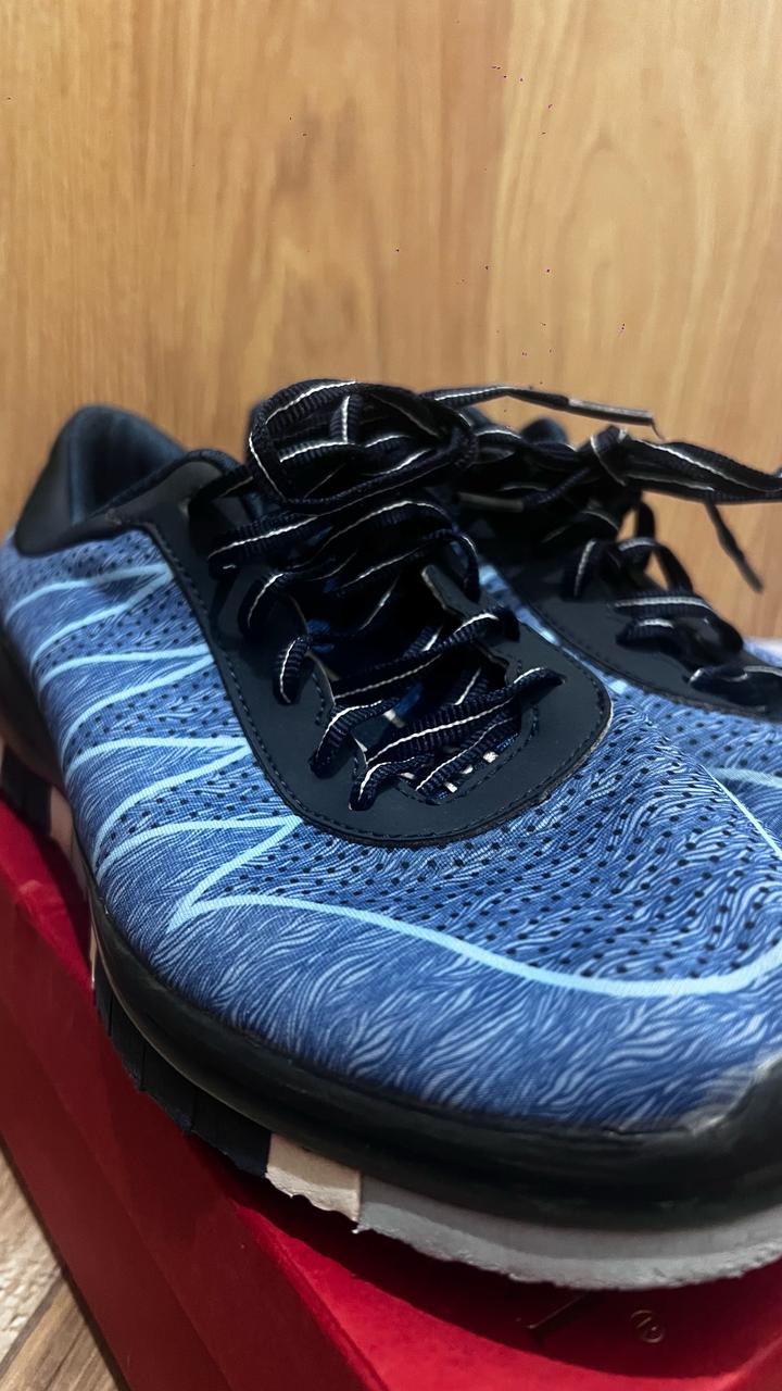 Продам кроссовки