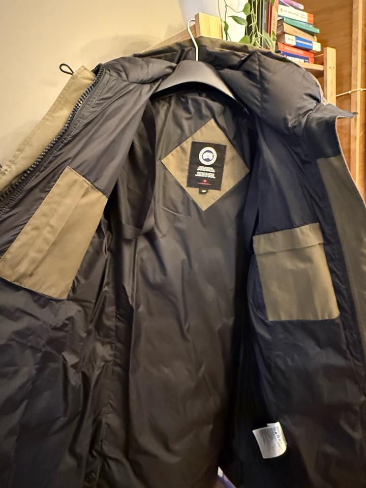 Пуховик CANADA GOOSE