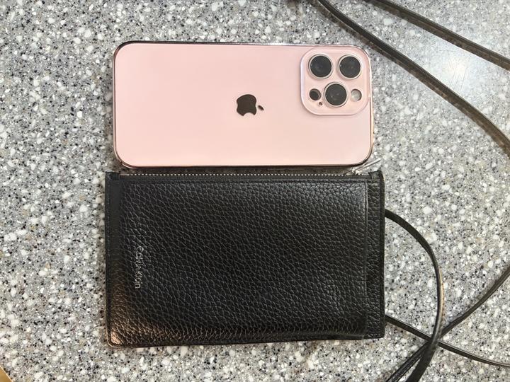 Сумка кросс-боди Calvin Klein