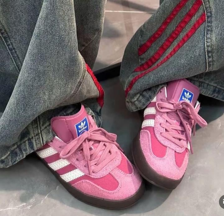 Кроссовки Адидас