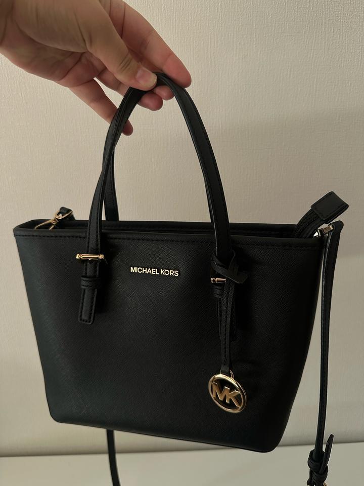 Сумка тоут Michael Kors натуральная кожа черный