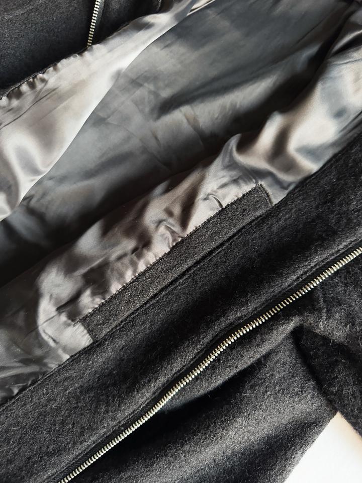 Черная куртка пальто H&M