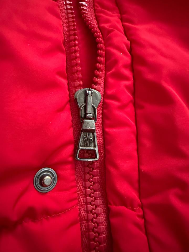 Детский пуховик Moncler Enfant