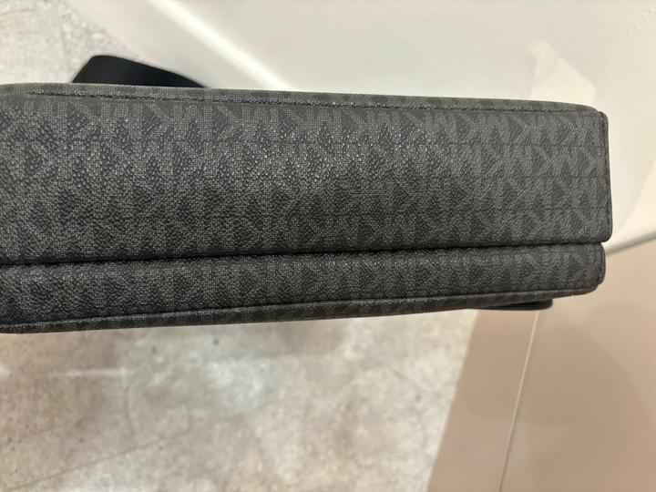 Продам сумку Michael kors