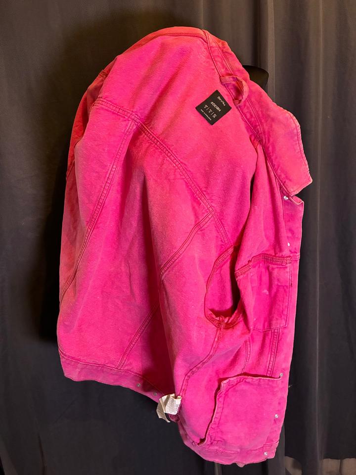 Розовая джинсовка Bershka