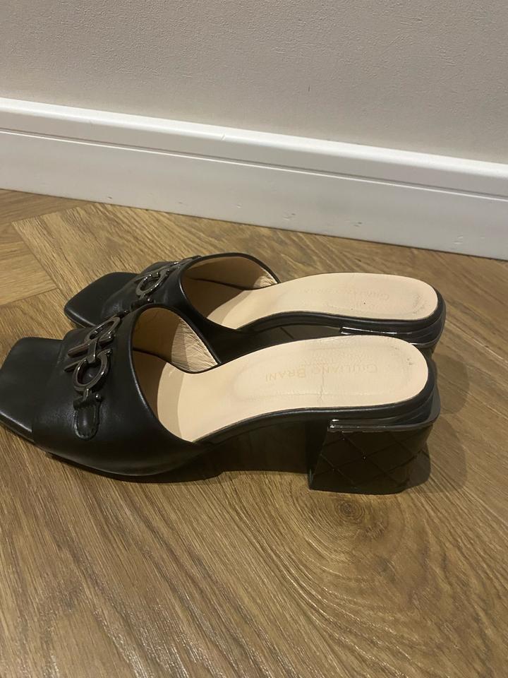 Продам элегантные шлепки