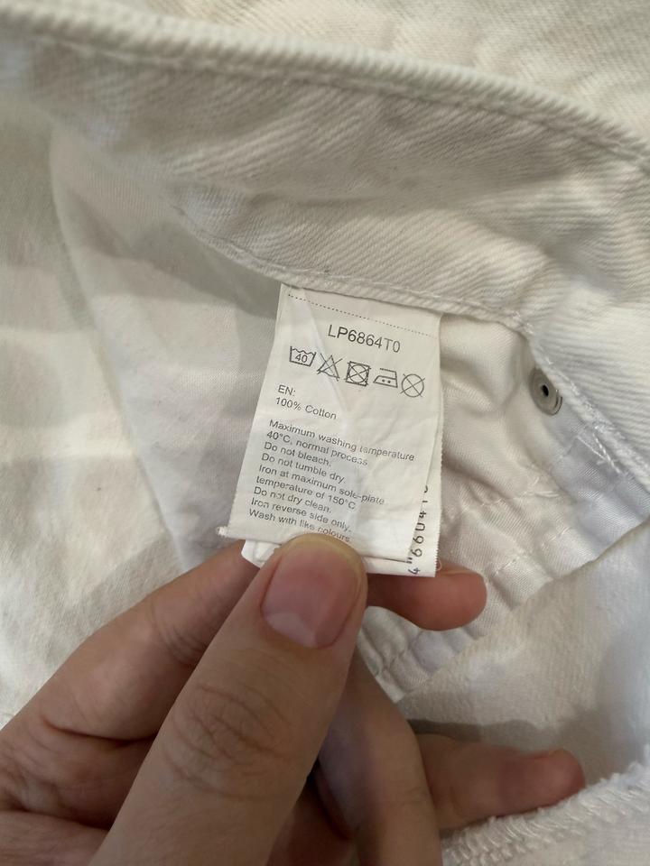 Продам белые джинсы Ostin