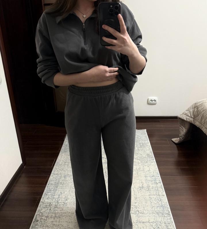 Двойка серая