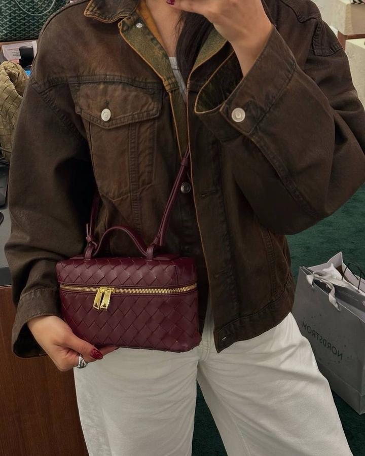 Очень стильная сумочка