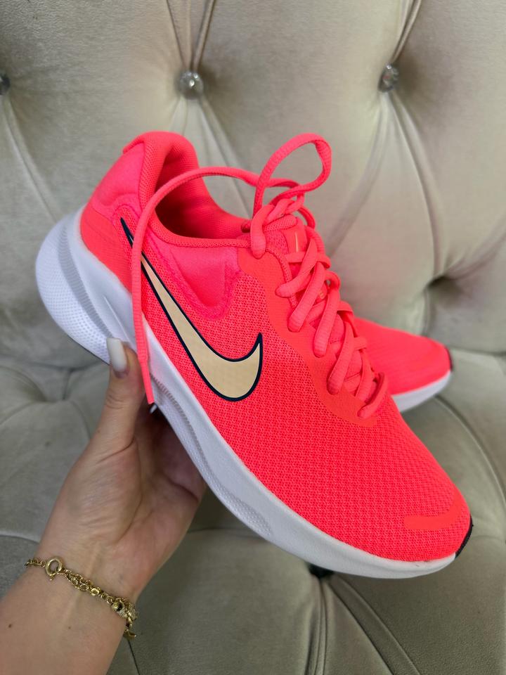 Кроссовки Nike