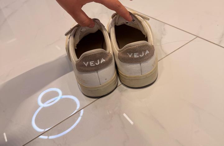VEJA кроссовки 38 р