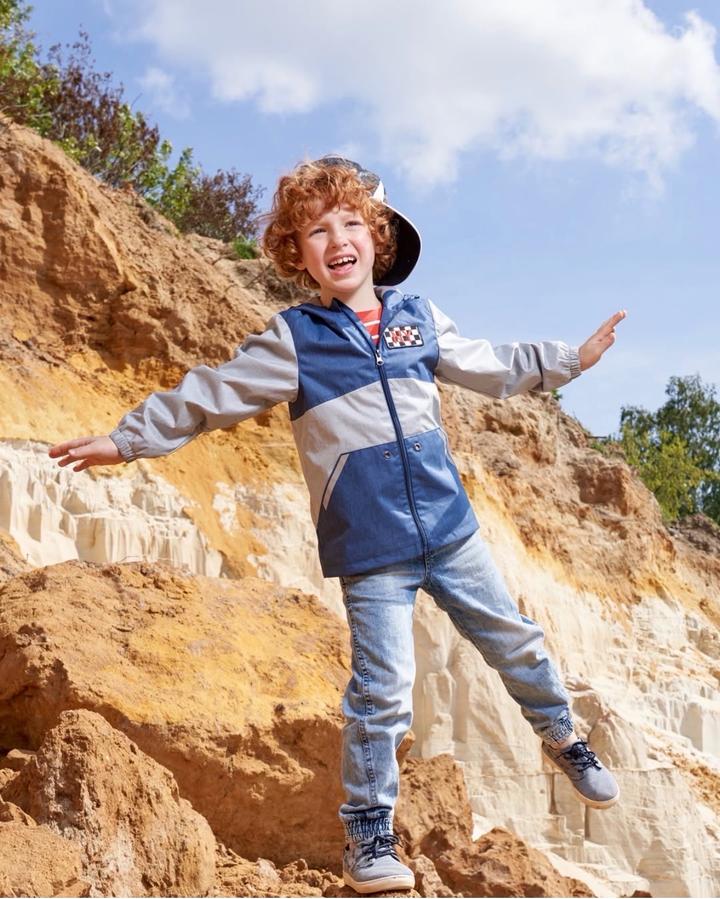 Ветровка на мальчика Олдос