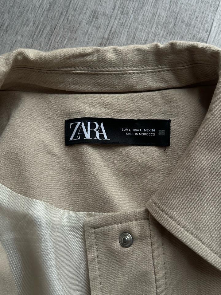 Бомбер от Zara