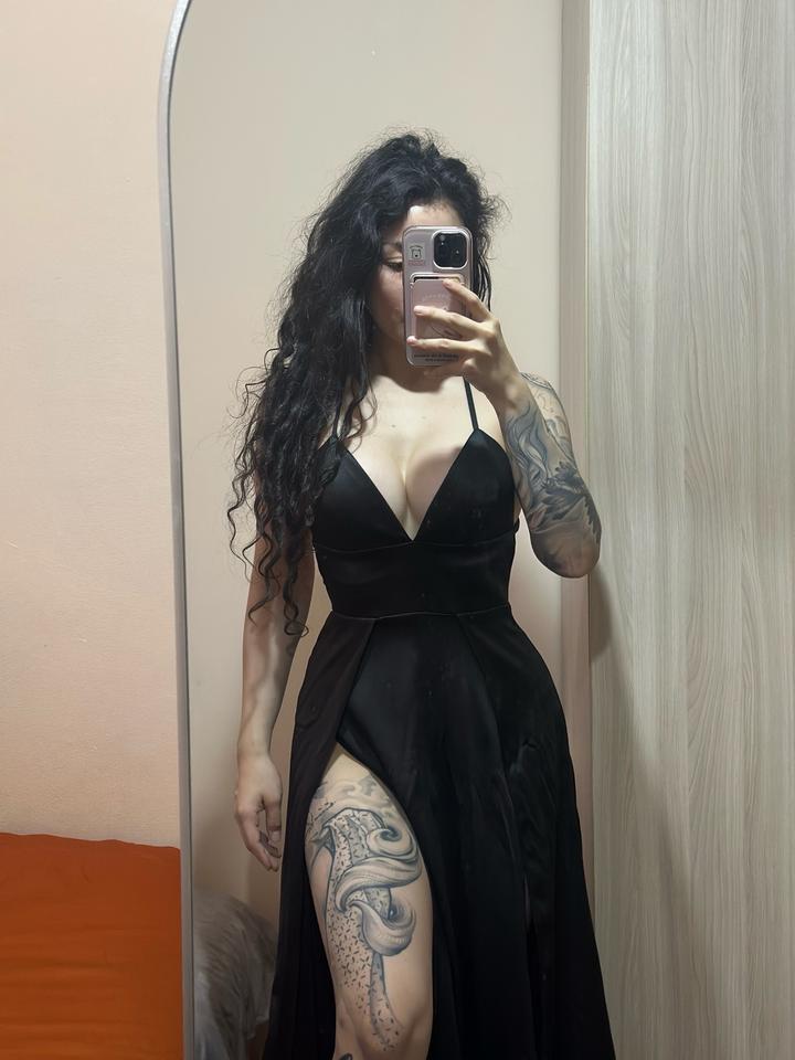 MEKKOLETO Платье длинное, шелко