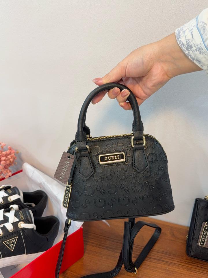 Сумка Guess