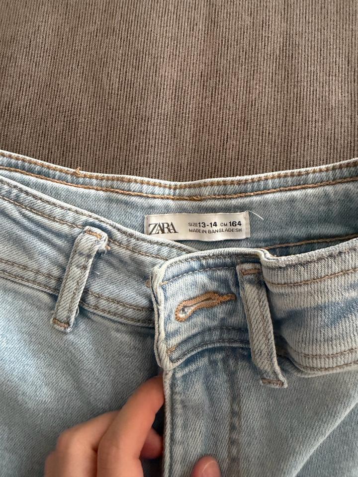 Джинсы клеш Zara