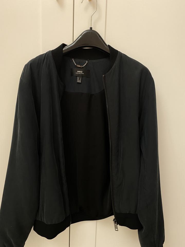 бомбер манго