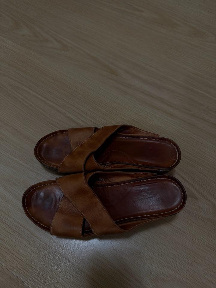 Мягкие кожаные шлепанцы (практически не носили)