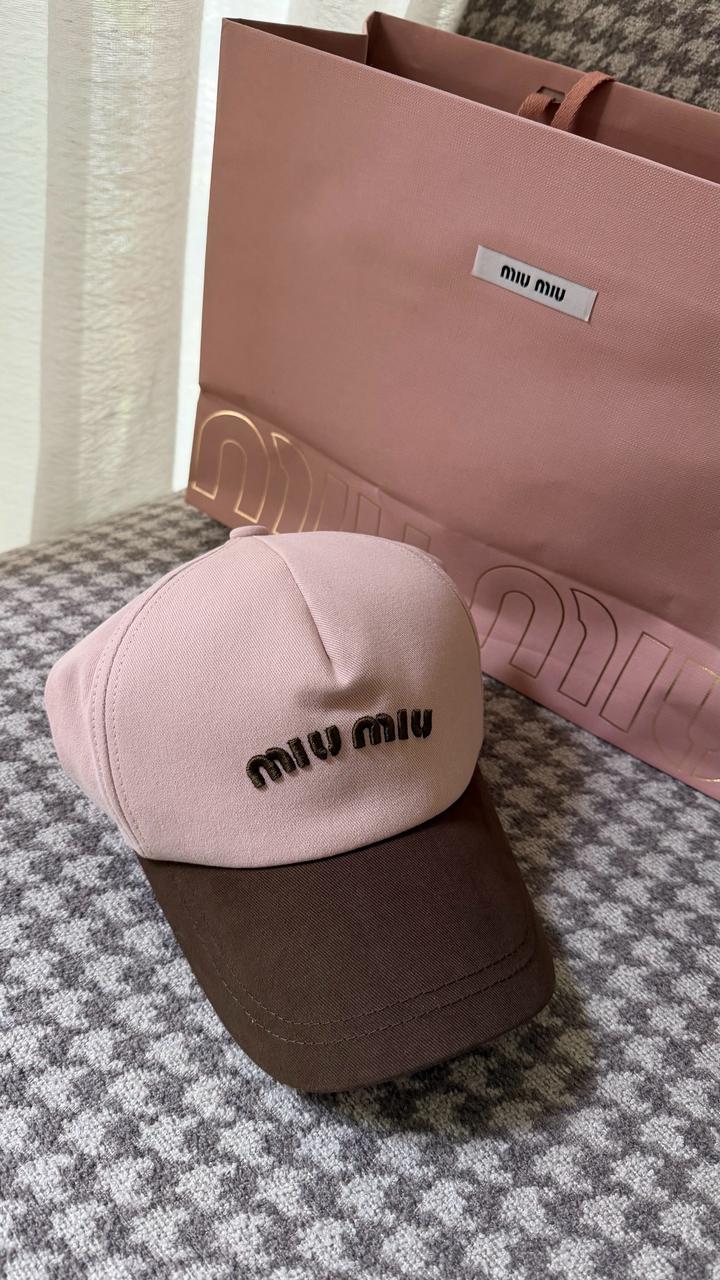 Кепка miumiu