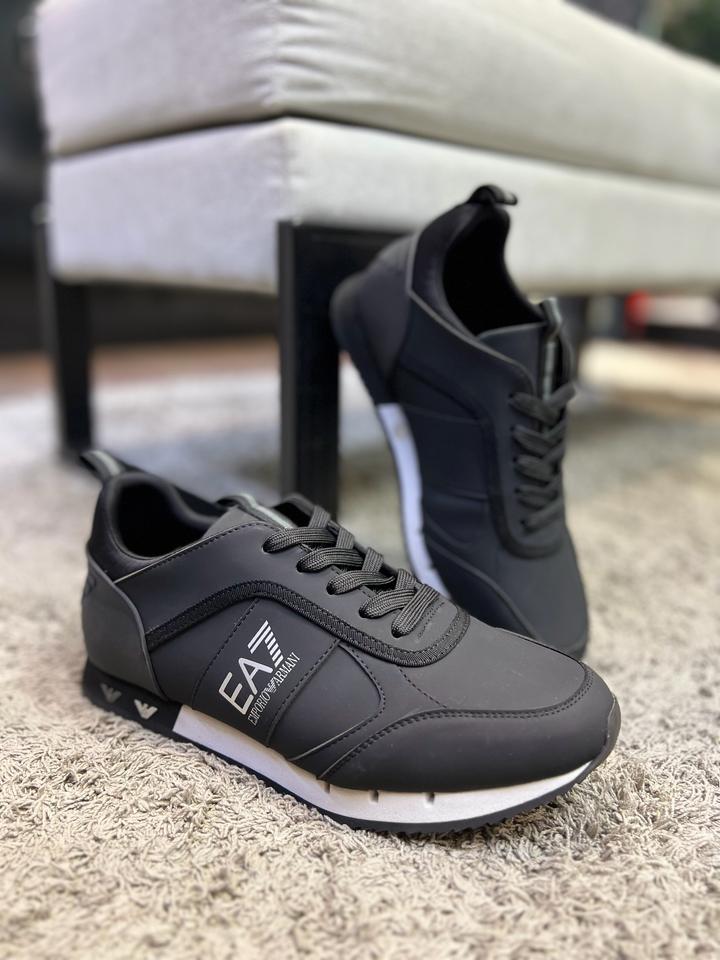 Кроссовки Armani Exchange 39,40,42,43