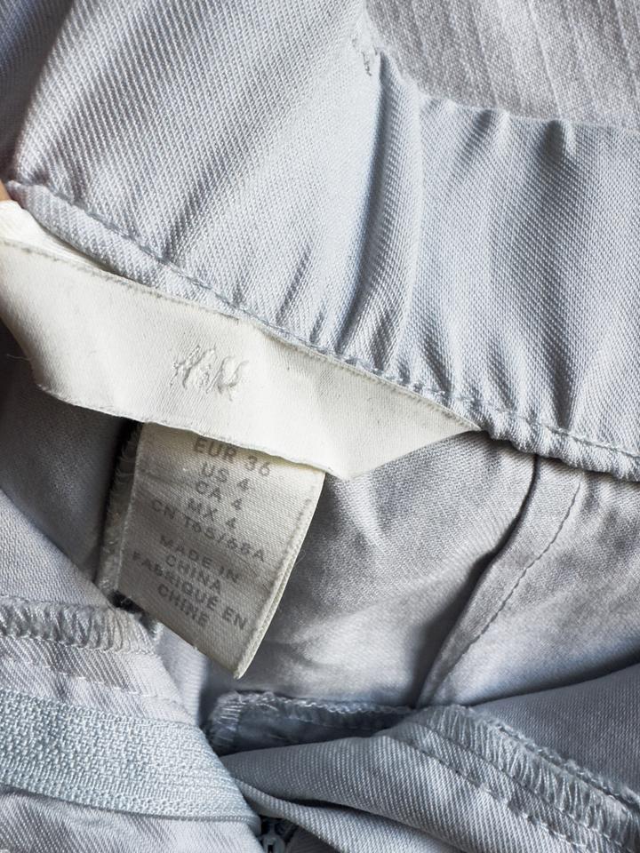 Серые брюки H&M