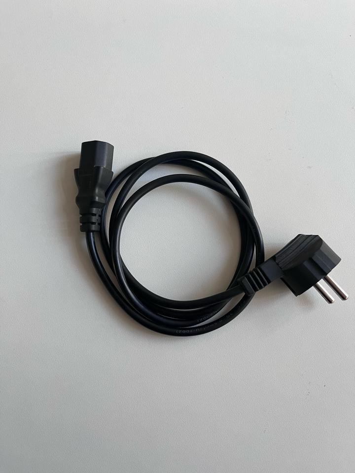 Трехпроводные кабели с разьемом IEC-C13 на 10 А