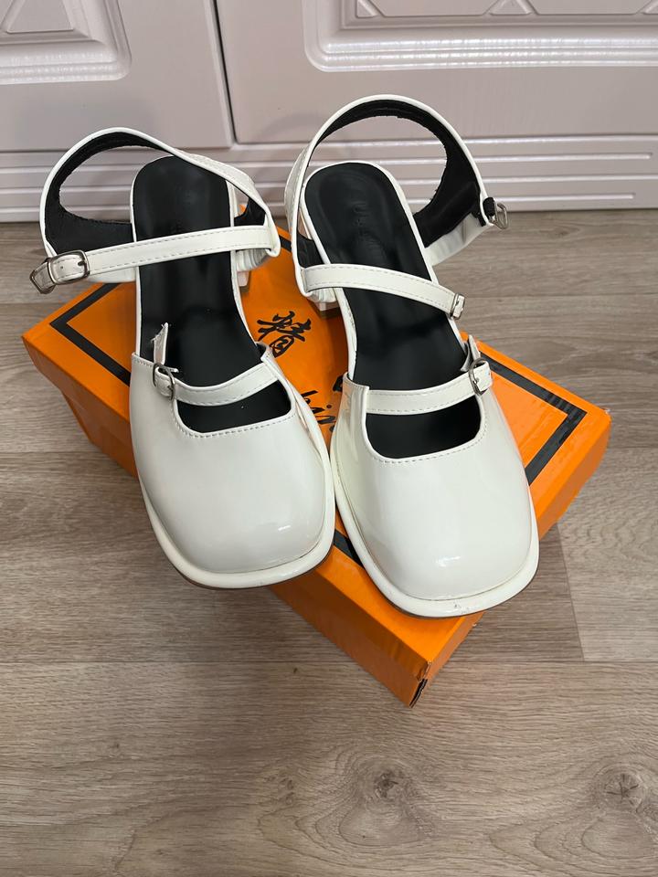 Туфли женские лаковые