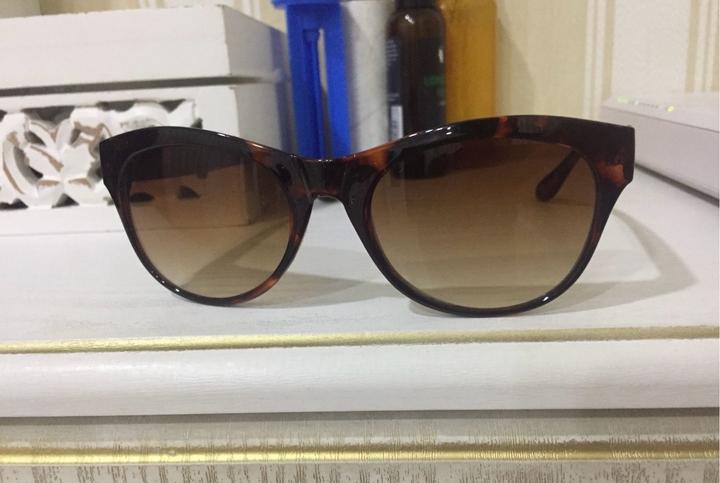 Солнечные очки без чехла