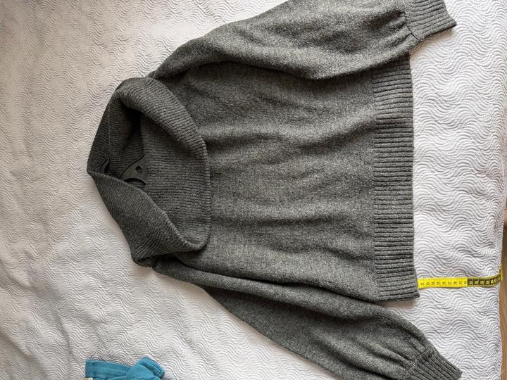 2 зимних свитера