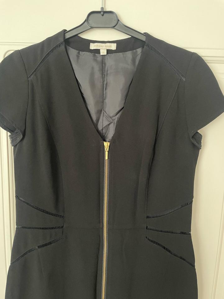 Платье на молнии