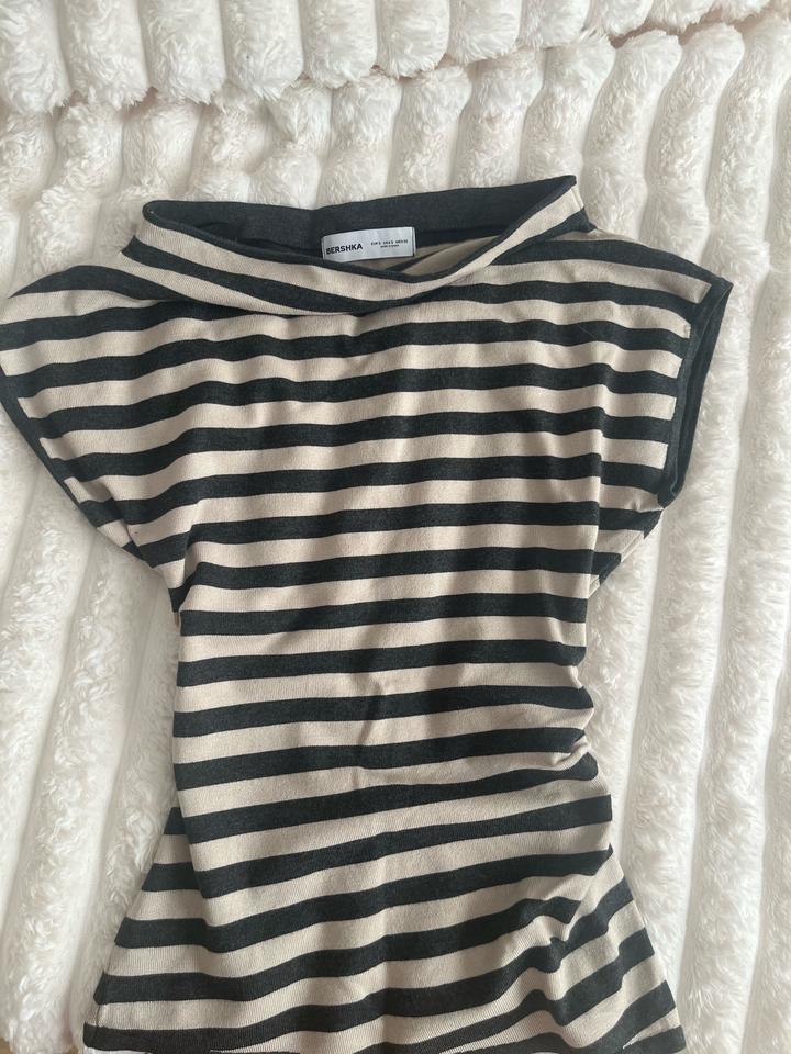 Кофта Bershka