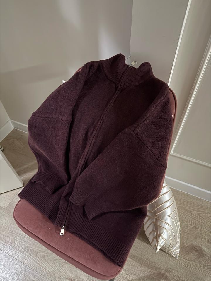 Кофта на замке