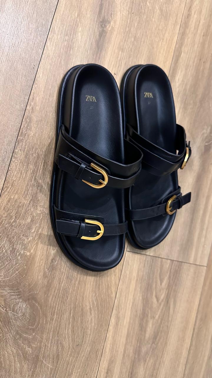 Сандалии на плоской подошве. Zara