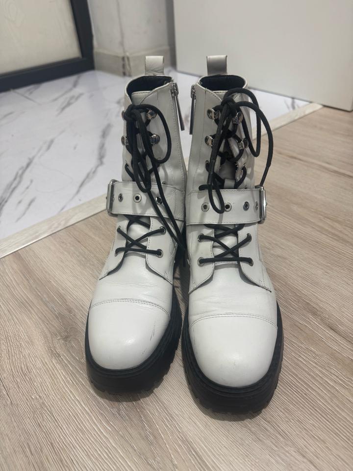 Кожаные ботинки Zara