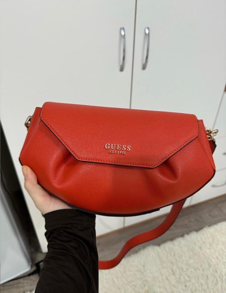 Сумка GUESS