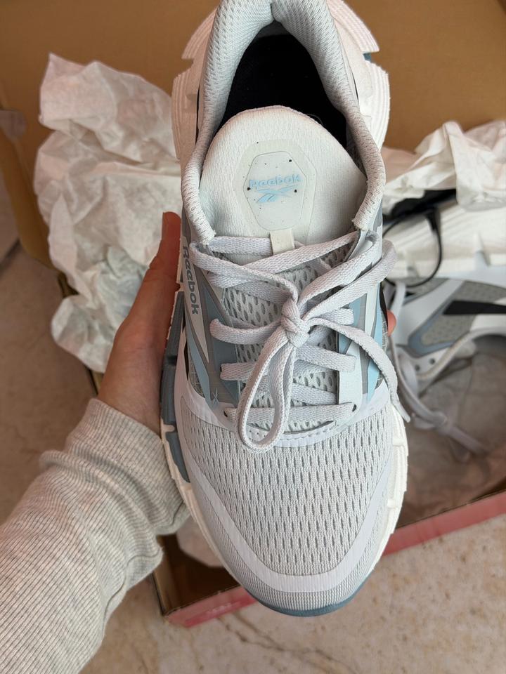 Женские кроссовки Reebok