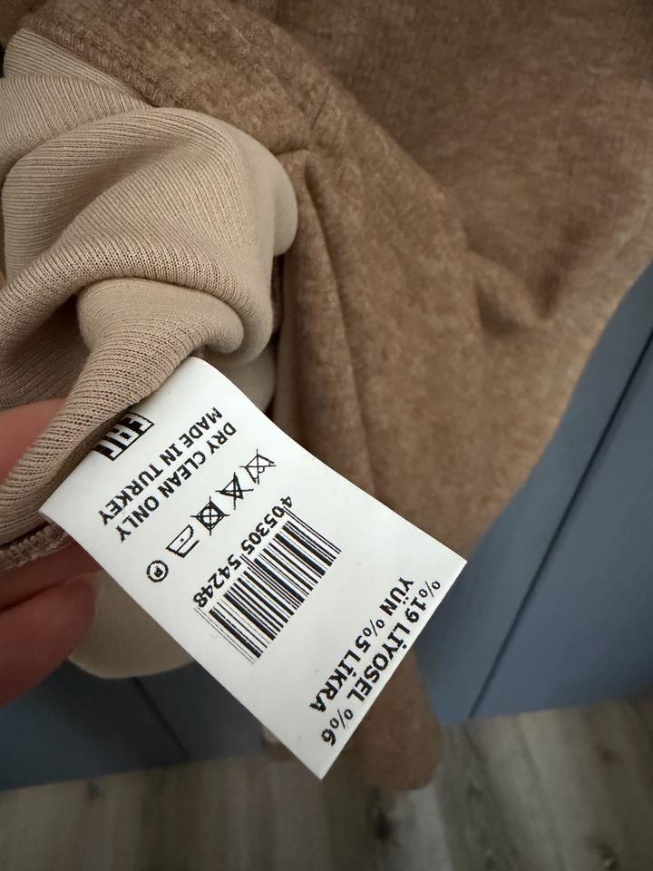 Платье коричневого цвета