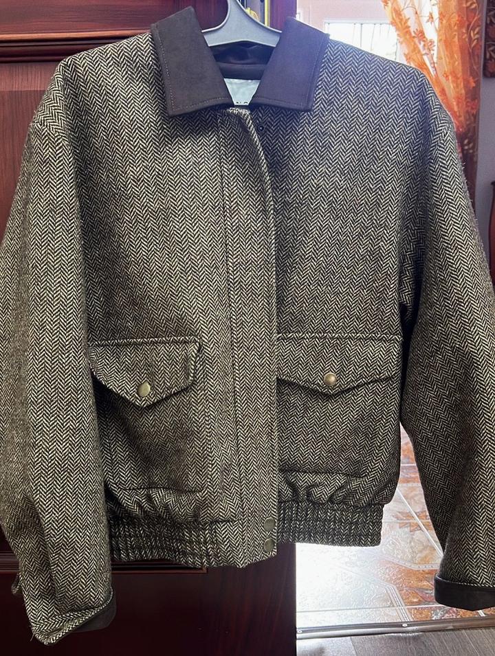 Продается бомбер, размер L