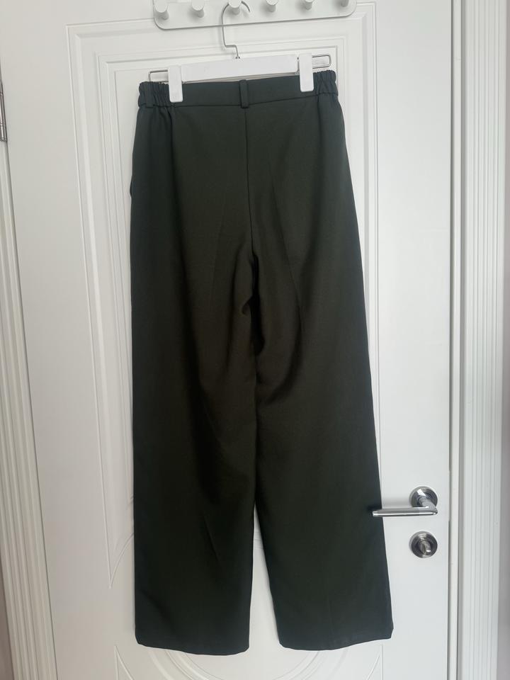 Брючный костюм GAURI | Глубокий зеленый | S