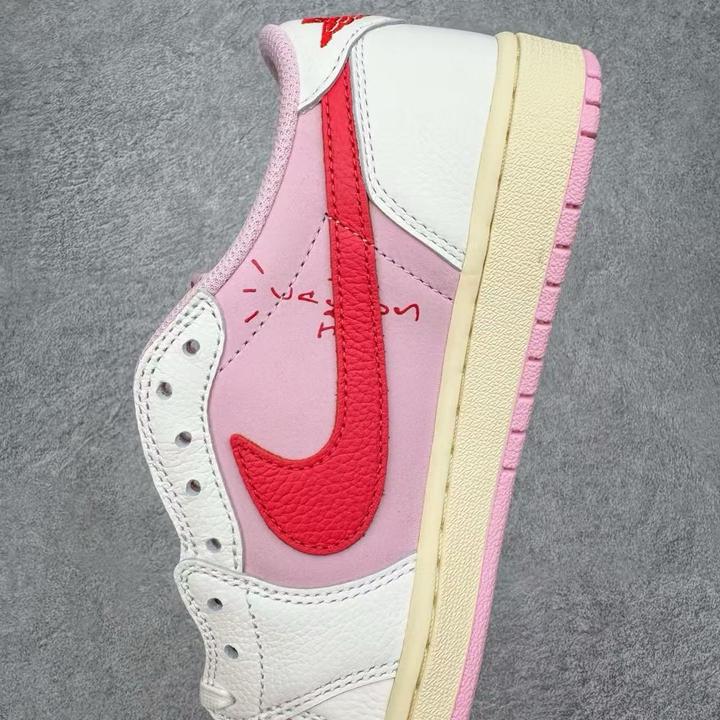 Кроссовки Travis Scott x Air Jordan 1 Low OG 'Shy Pink