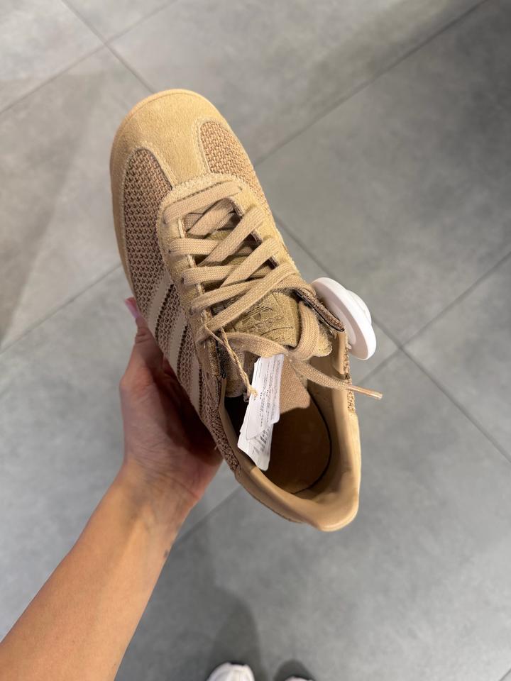 Кроссовки adidas
