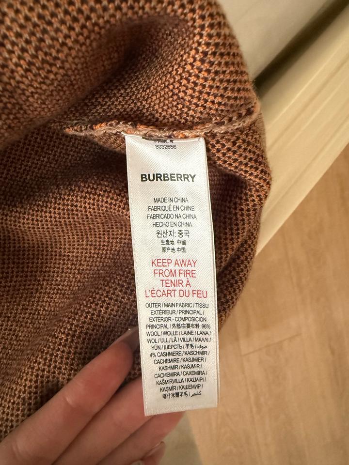 Шерстяное платье от Burberry