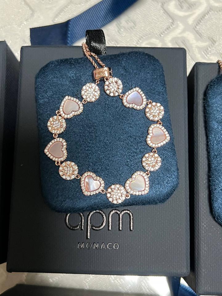 Apm Monaco украшения. Каждая позиция по 15,000