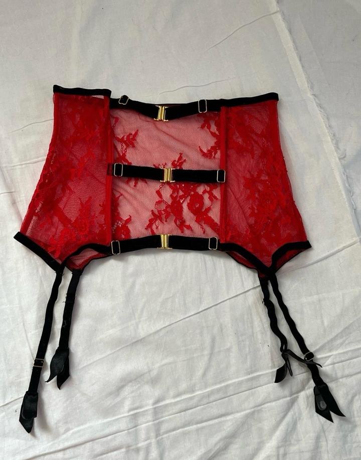 Пояс + Чулки VIPA